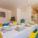 Διαμέρισμα Roomy 80sqm At Center Free Parking Space, Ac & Balcony, Separate Ac In Four