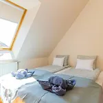 Roomy 80sqm At Center Free Parking Space, Ac & Balcony, Separate Ac In Four