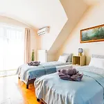 Roomy 80sqm At Center Free Parking Space, Ac & Balcony, Separate Ac In Four