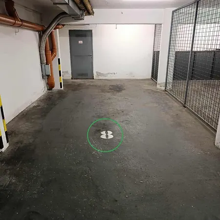 Διαμέρισμα Roomy 80sqm At Center Free Parking Space, Ac & Balcony, Separate Ac In Four *