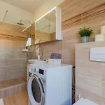 Roomy 80sqm At Center Free Parking Space, Ac & Balcony, Separate Ac In Four Apartament *