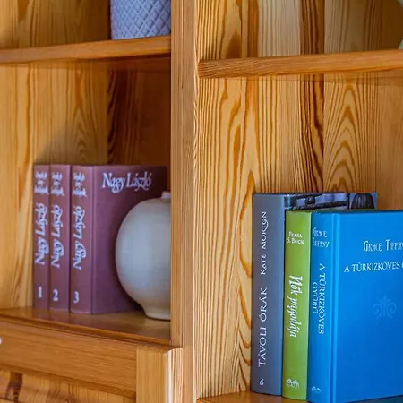 Roomy 80sqm At Center Free Parking Space, Ac & Balcony, Separate Ac In Four * 布达佩斯