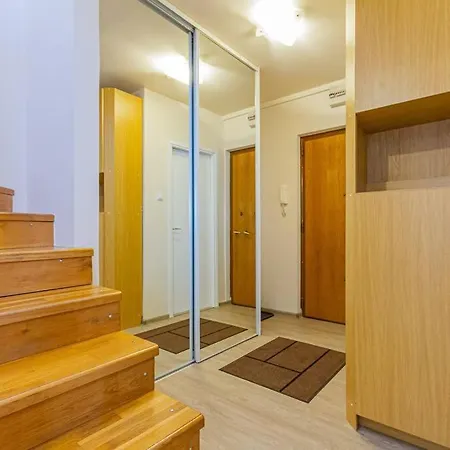 Roomy 80sqm At Center Free Parking Space, Ac & Balcony Apartamento