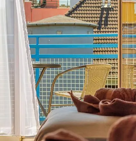 Roomy 80sqm At Center Free Parking Space, Ac & Balcony Apartment Budapest