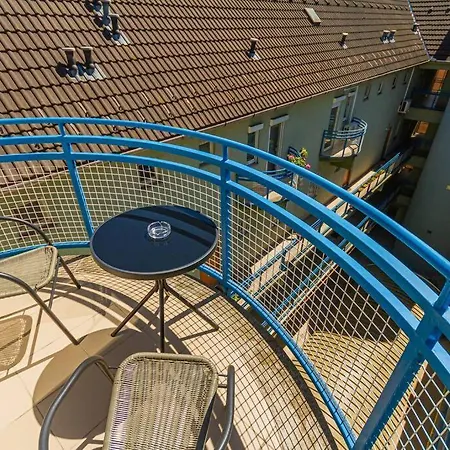 Apartment Roomy 80sqm At Center Free Parking Space, Ac & Balcony