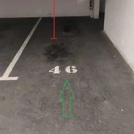 Roomy 80sqm At Center Free Parking Space, Ac & Balcony *